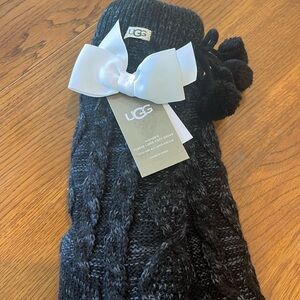 UGG women’s fleece lined cozy socks, black, NWT